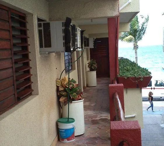 Safari Hotel 2*
